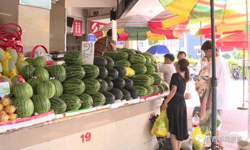 看花和吃瓜大班,大班生活趣味盎然