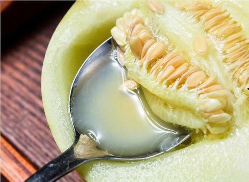 独宠贵妃吃瓜,宫廷秘闻里的瓜田传奇