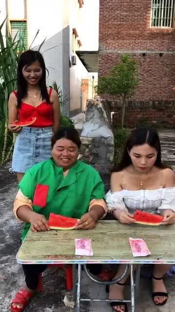 吃瓜比赛搞笑视频,吃瓜比赛搞笑视频盘点，笑料百出，欢乐无限  第2张
