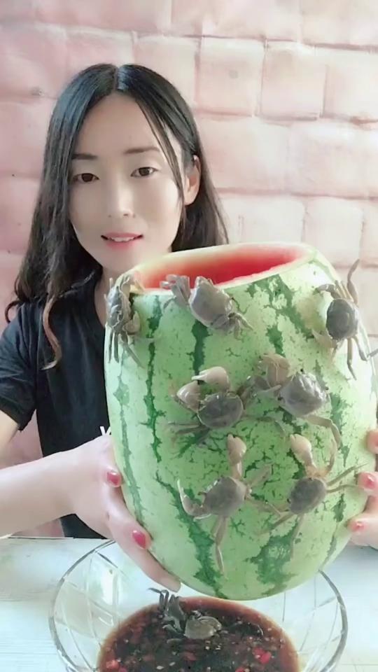 吃小瓜的女生,揭秘爱吃小瓜女生的独特魅力  第3张