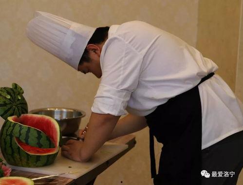 餐厅吃瓜群众,揭秘美食背后的故事 第3张 餐厅吃瓜群众,揭秘美食背后的故事 第3张