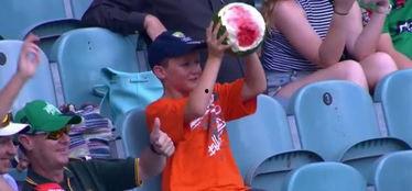 澳洲吃瓜男孩,揭秘网红背后的故事 第2张 澳洲吃瓜男孩,揭秘网红背后的故事 第2张