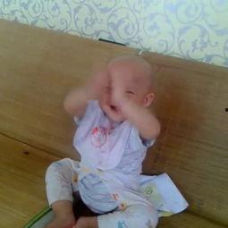 吃瓜婴儿图片可爱,吃瓜婴儿萌态十足，可爱指数爆表  第3张