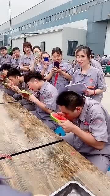 吃瓜电信女员工,吃瓜电信女员工背后的故事与职场真相