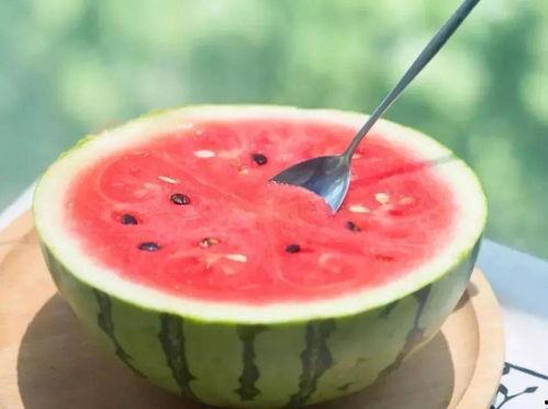 吃瓜可以多吃吗,揭秘适量吃瓜的益处与禁忌 第3张 吃瓜可以多吃吗,揭秘适量吃瓜的益处与禁忌 第3张