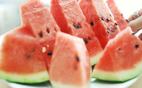 吃瓜就吃冰西瓜,吃瓜就吃冰西瓜，清凉一夏！  第3张
